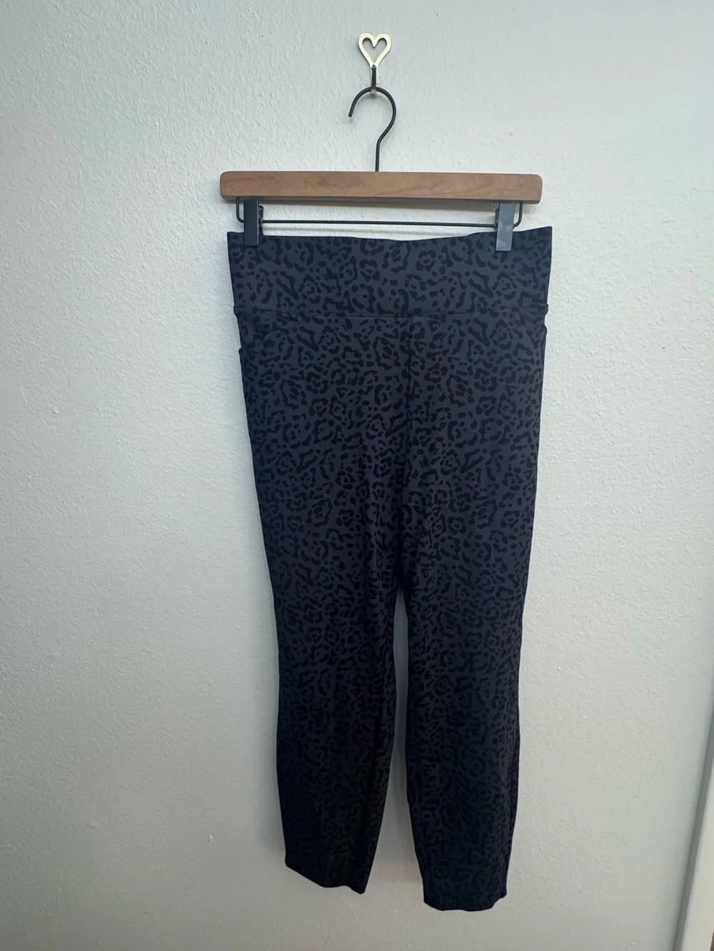 NWT torrid Leopard Pocket Pixie Skinny Studio Luxe Ponte High-Rise Pant - Size 2